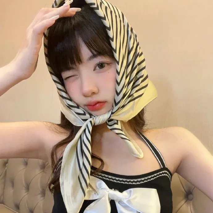 隔壁的吸血鬼美眉